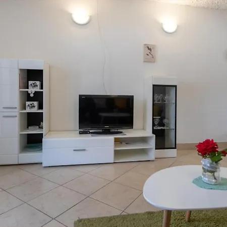 Mara By Guide * Kremena