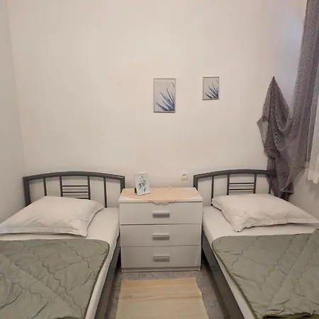 Mara By Guide Apartman *